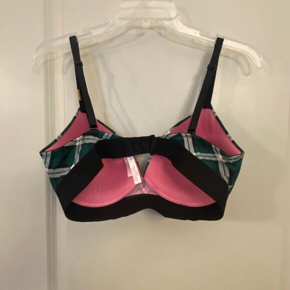 Victoria’s Secret wear everywhere wireless push-up bra, size 36D - Picture 3 of 8